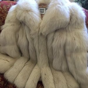 PLUSH FUR COAT WHITE SAGA FOX STROLLER
